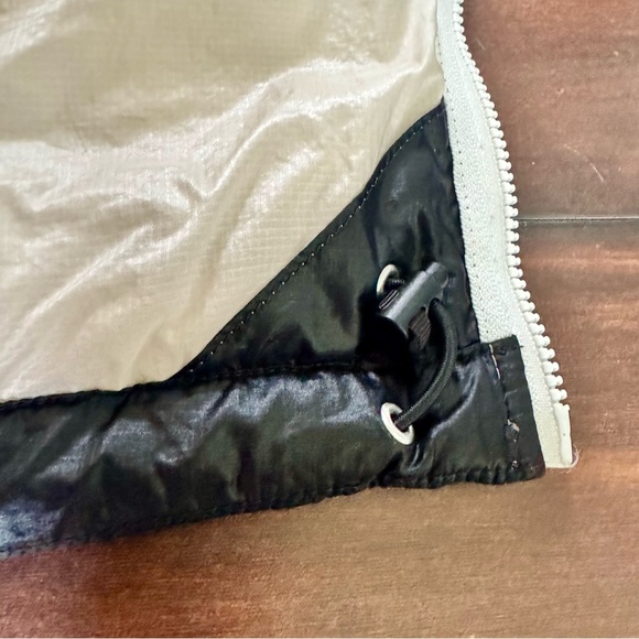 Women’s North Face Jacket - Picture 9 of 11